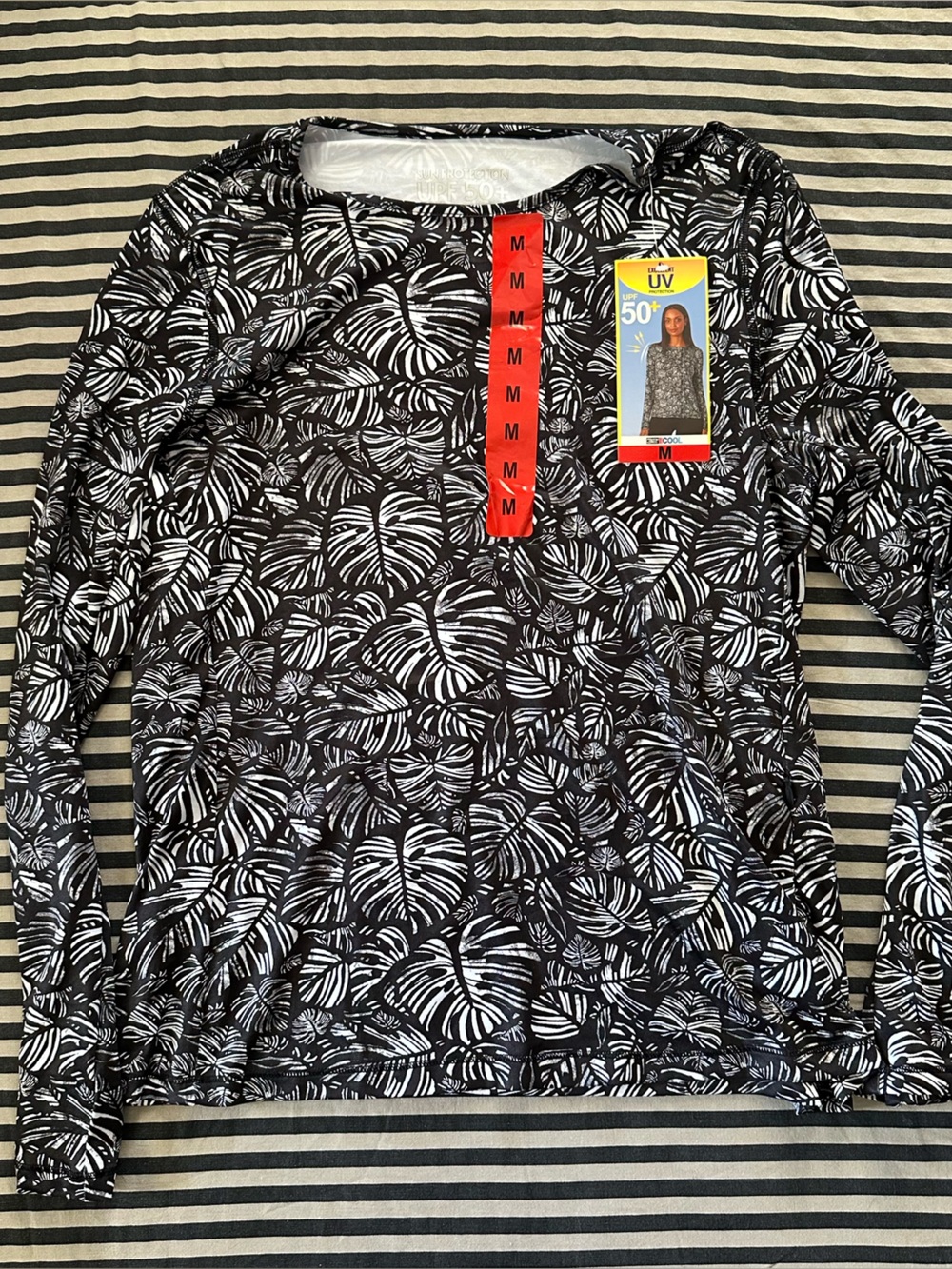Women's Black & White Leaf Print Swim Coverup - UV 50+